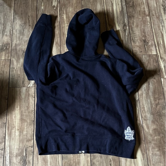 Great condition. Just some very minor pilling throughout - Picture 3 of 4